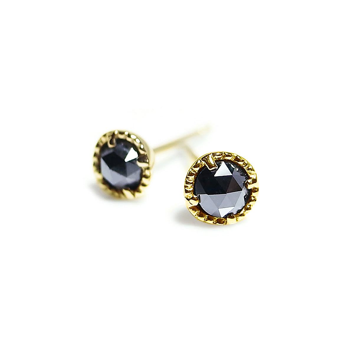 pt900 / 18K ブラックダイヤモンド 0.3ct. ピアス ペア プラチナ